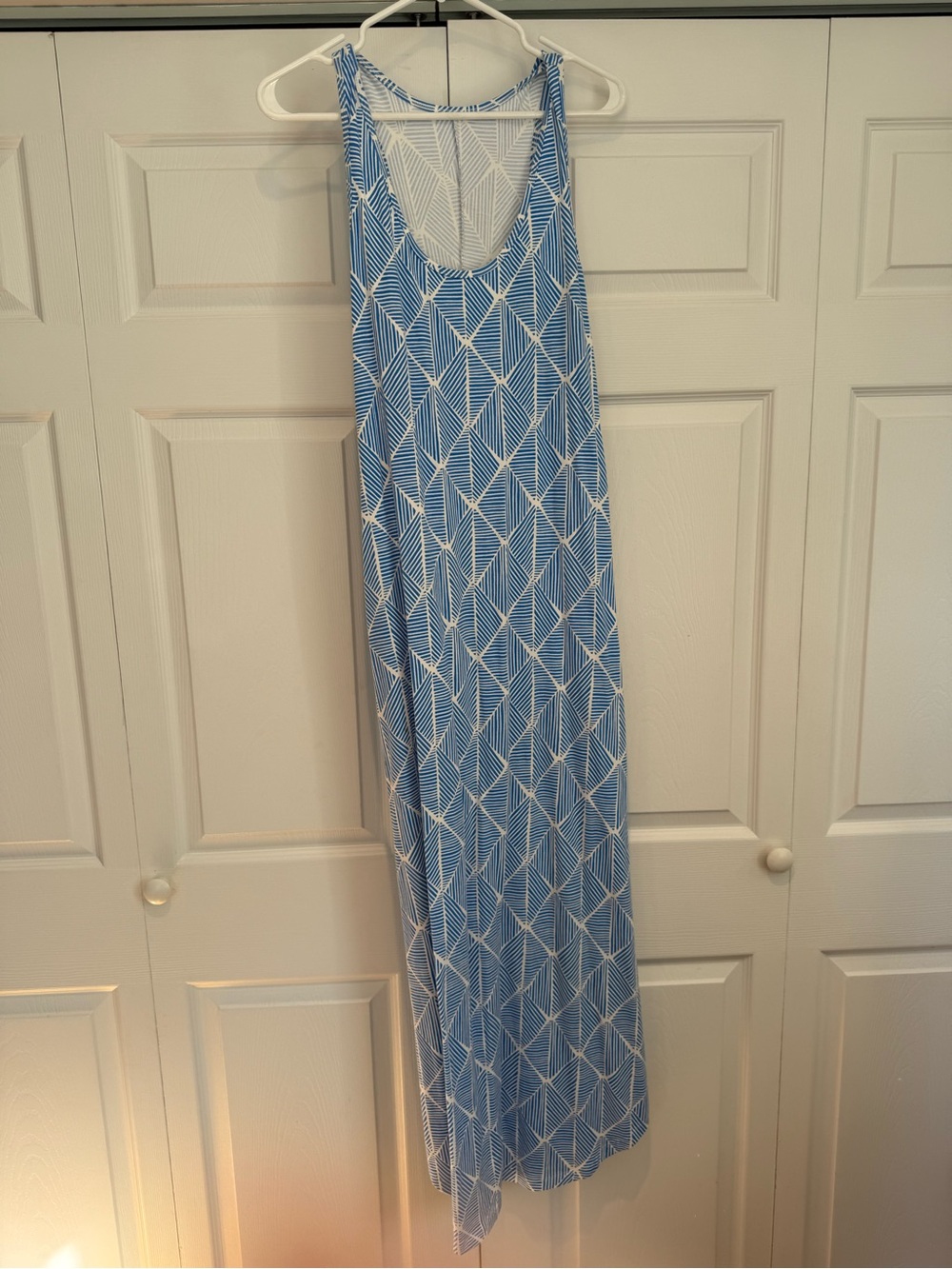 MAHI GOLD Blue & White Geometric Racerback Maxi Dress